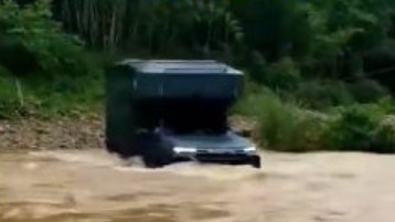 上汽大通原厂房车探索家T90,四驱皮卡底盘,涉水测试,可安心越野