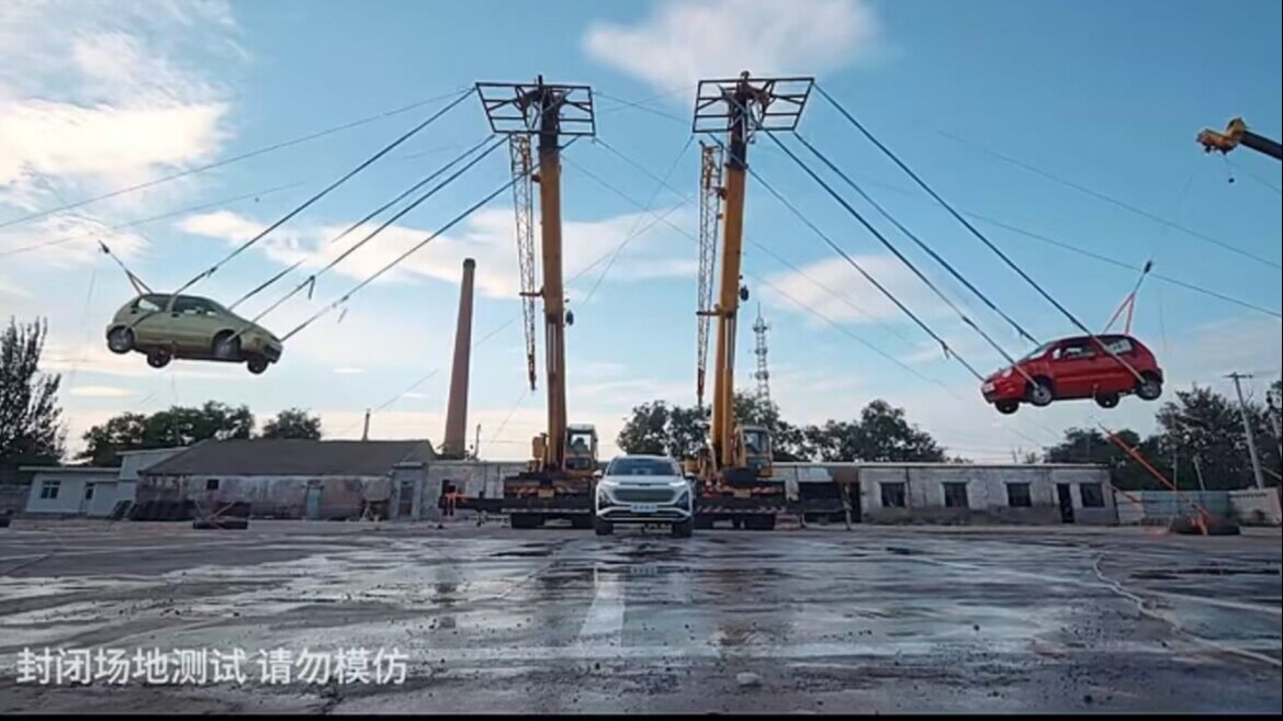 没有金刚钻不揽瓷器活，奔腾T90凭实力踢馆，太“毒辣”