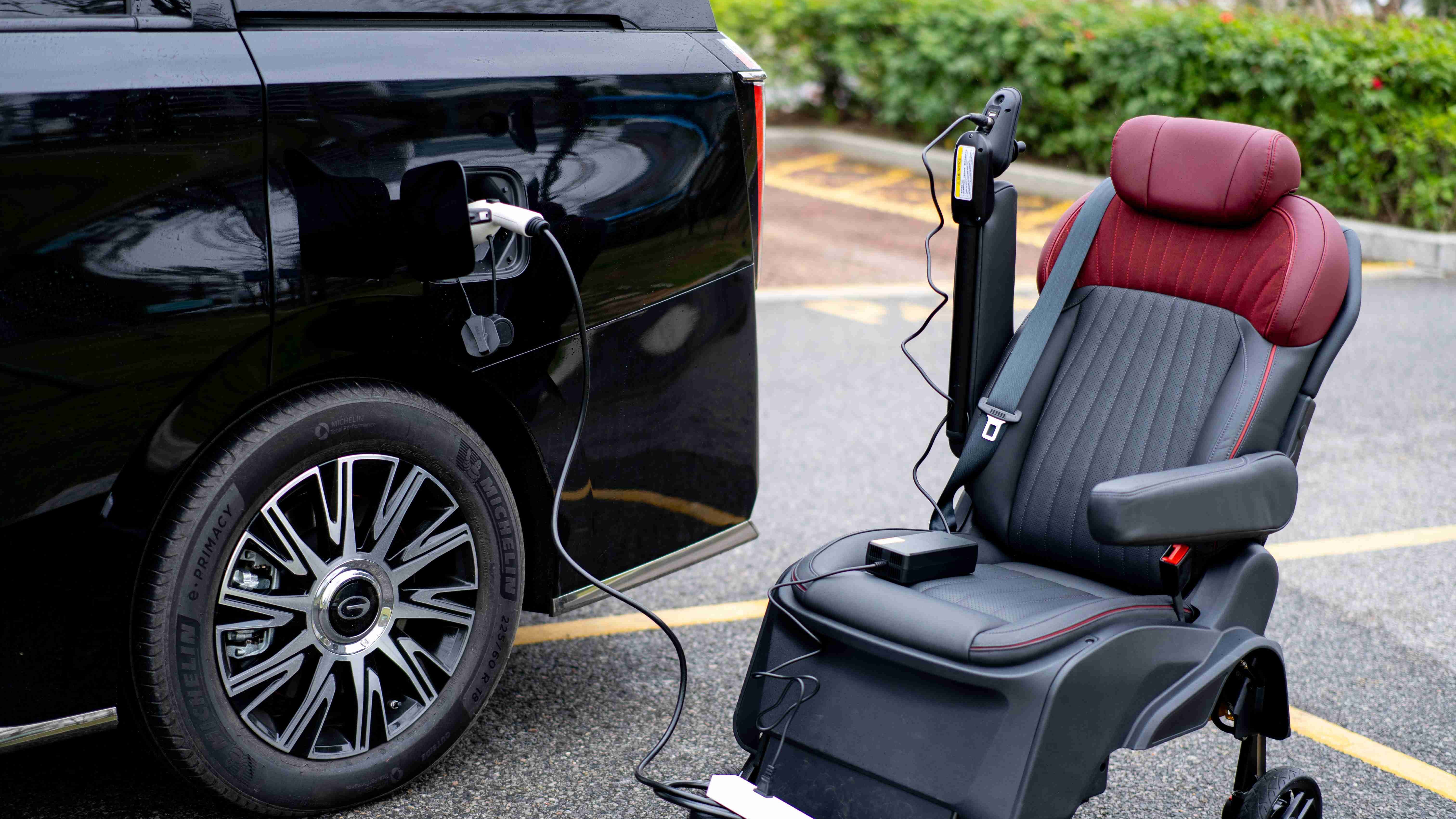 单配26km续航座椅，支持原地掉头，传祺E9电动福祉版上市