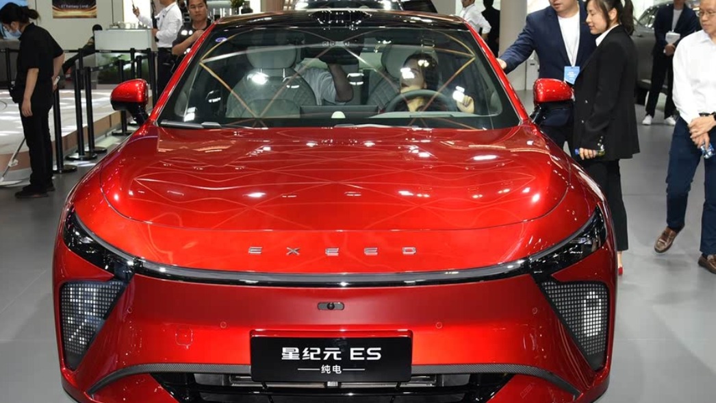 18.98万元起，全新2025款星纪元ES纯电上市：配800V+猎鹰辅助驾驶