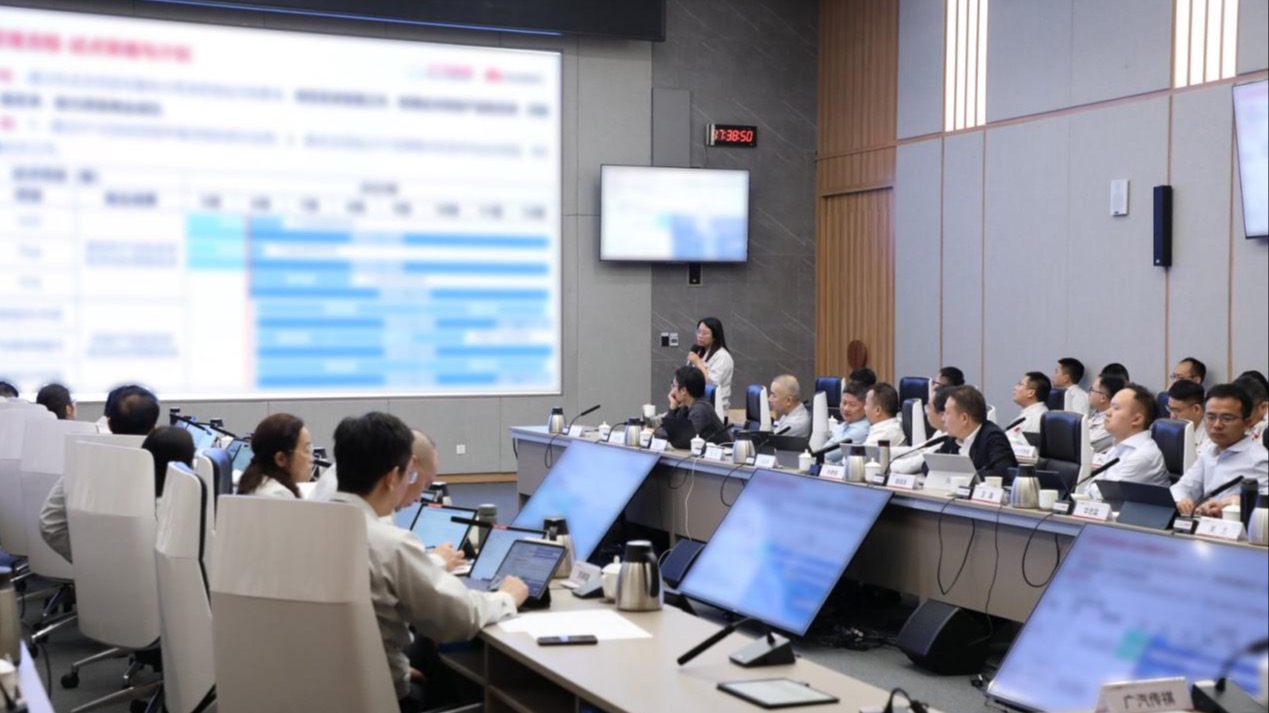 网传的“暴雷”有不为人知的内幕！冯兴亚：否定自己再重建