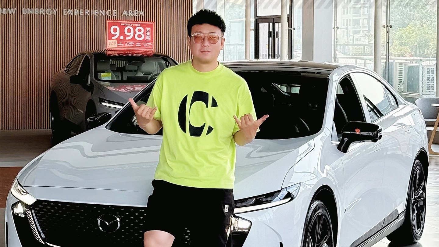 探店丨长安马自达「真让利」，EZ-6运动版&CX-5黑曜版登场