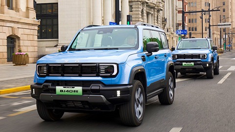 标配全时四驱、后桥差速锁、超级智驾的硬派SUV，还不到20万！