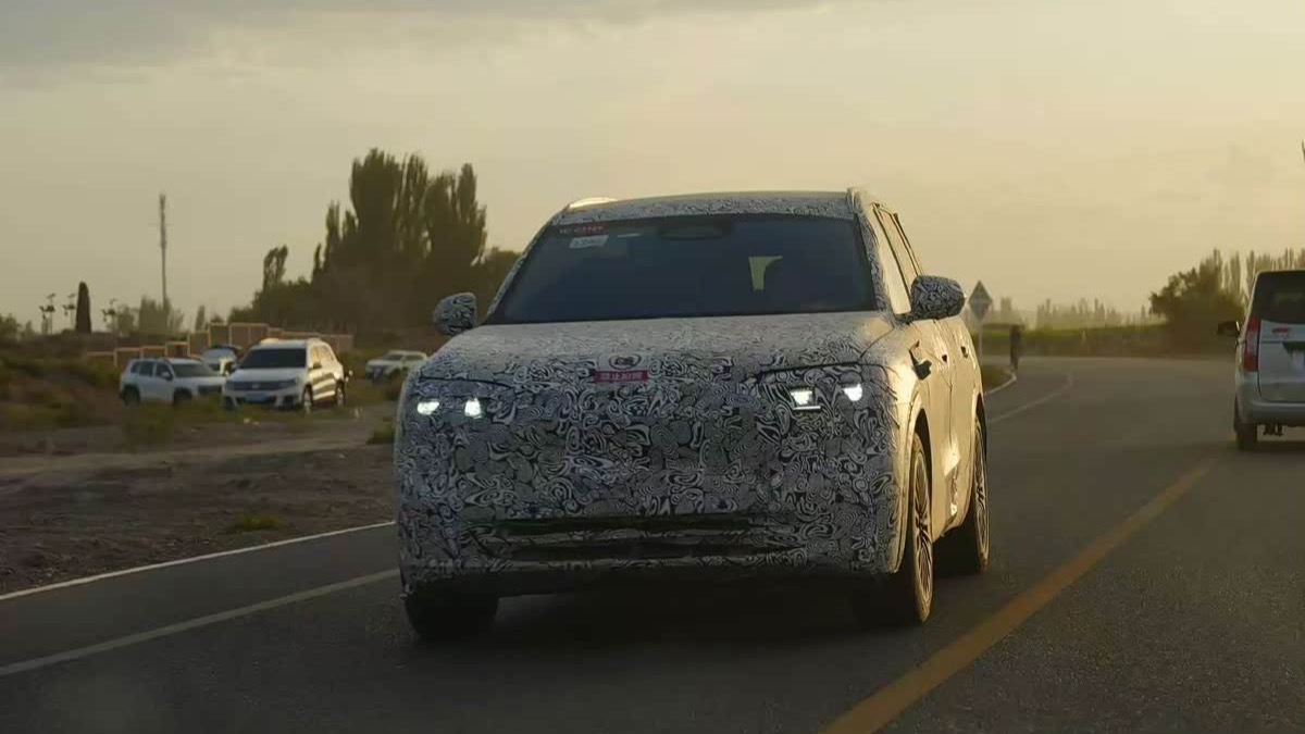 小号问界M8来了？新款问界M7曝光，预定下一个爆款车