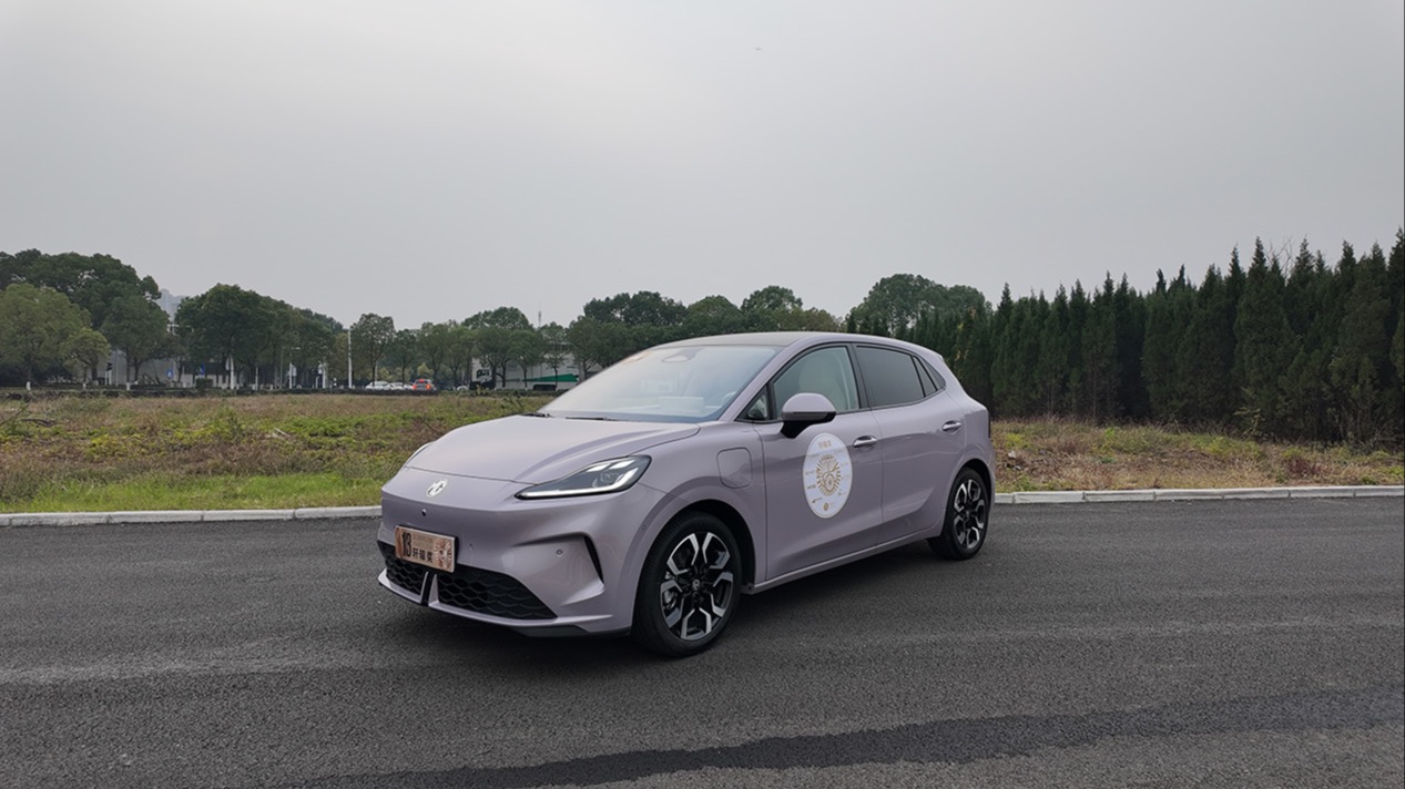 预算10万买电车，不想陷入“取舍困境”，年轻消费者该如何选？