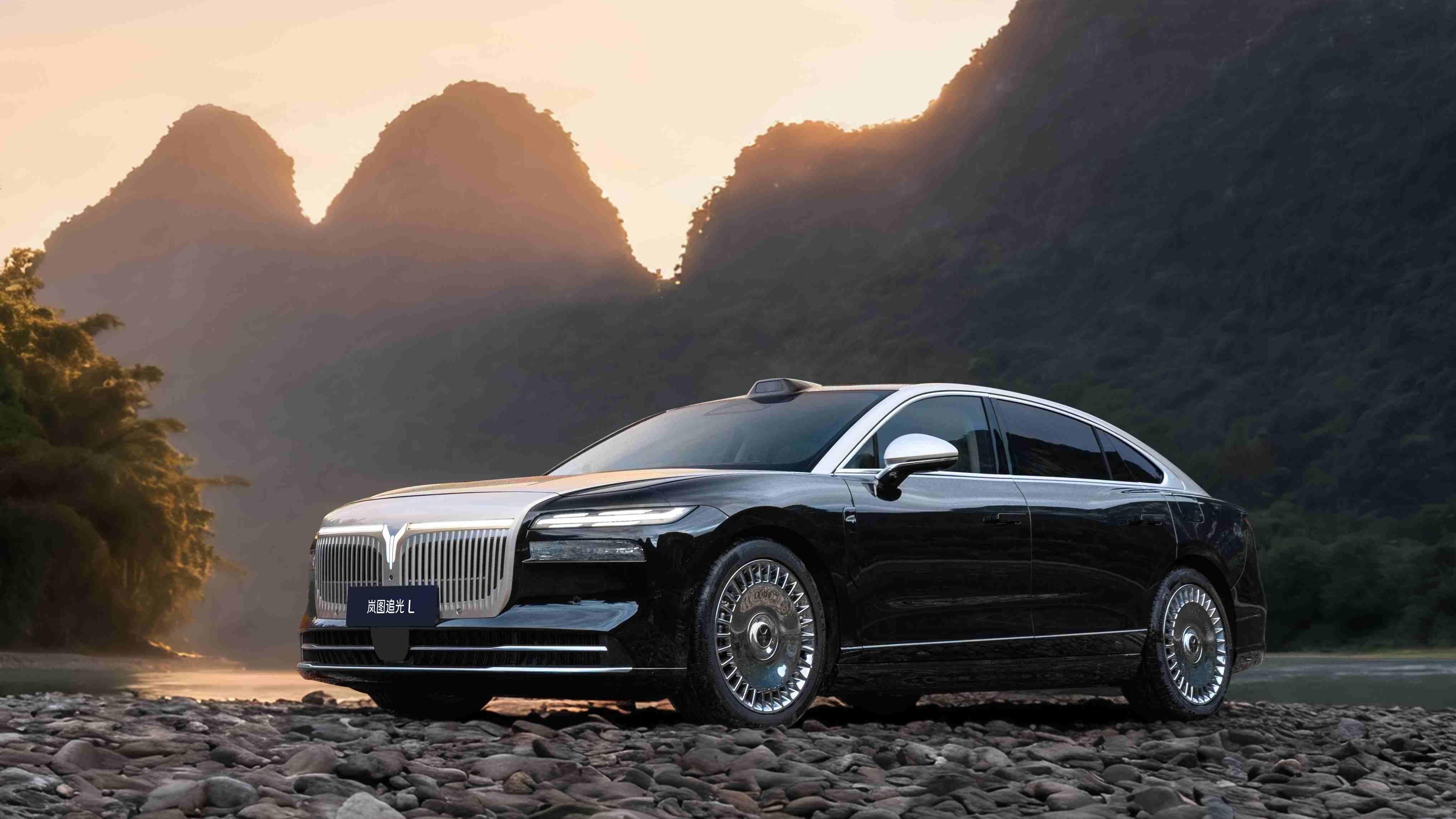 纯电续航410km,华为乾崑ADS 4加持,岚图追光L凭啥卖30万