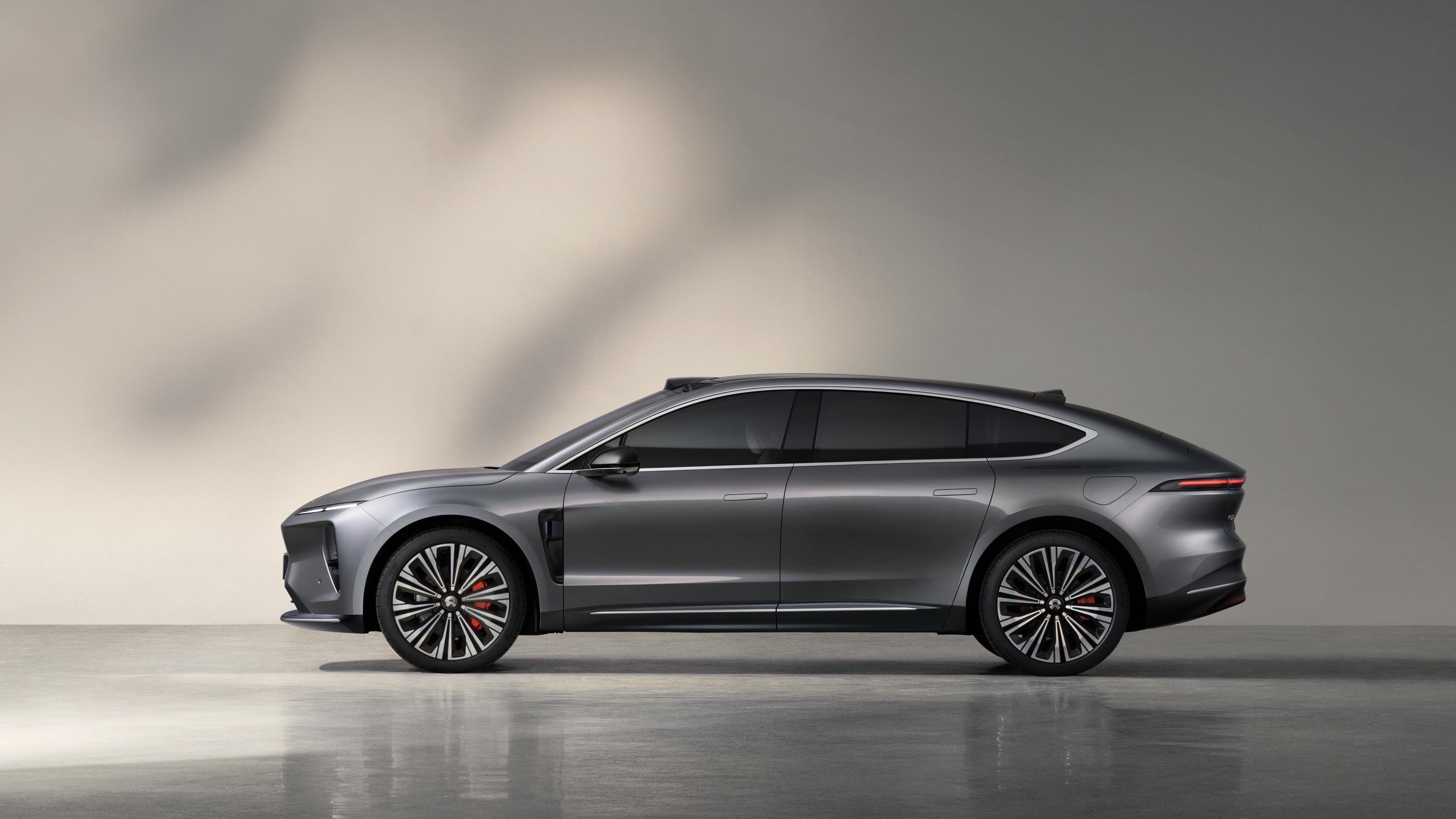 一百万辆下线，1万座换电站目标，蔚来基建狂魔人设还能烧多久钱？