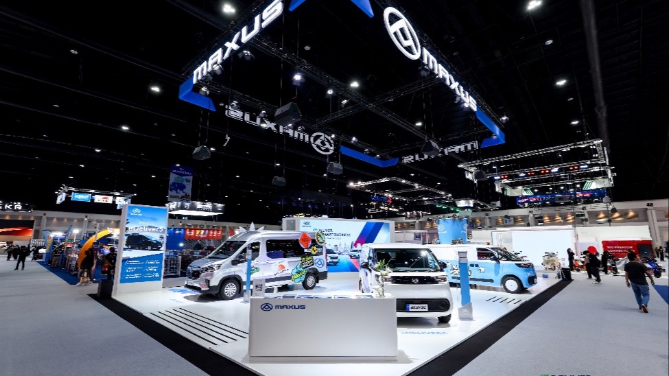 轻客“双冠”与新能源狂飙，上汽商用车2025做对了什么？