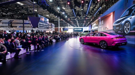 换个角度大有胜算，大空间越级纯电家轿极狐S3正式开启预售6.48万元起