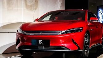 比亚迪汉EV“怼上”特斯拉Model 3，有胜算吗？