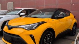 丰田C-HR双擎实车曝光，百公里油耗4.5L，预计年内上市