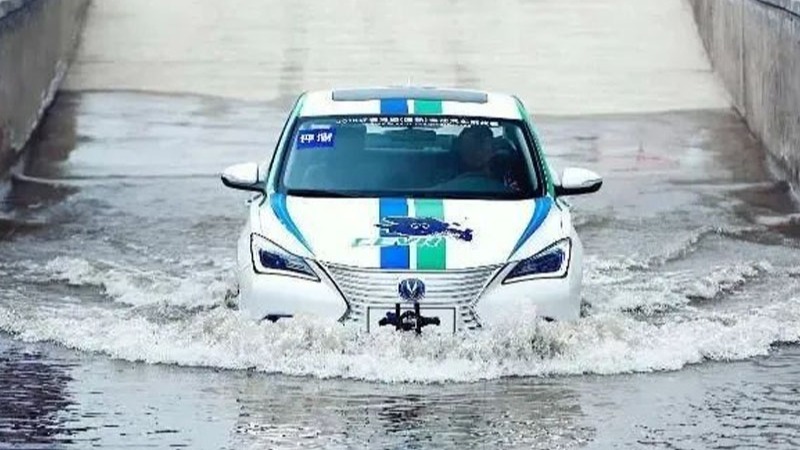 台风肆虐，车辆受损该怎么理赔？纯电动车泡水只能报废？