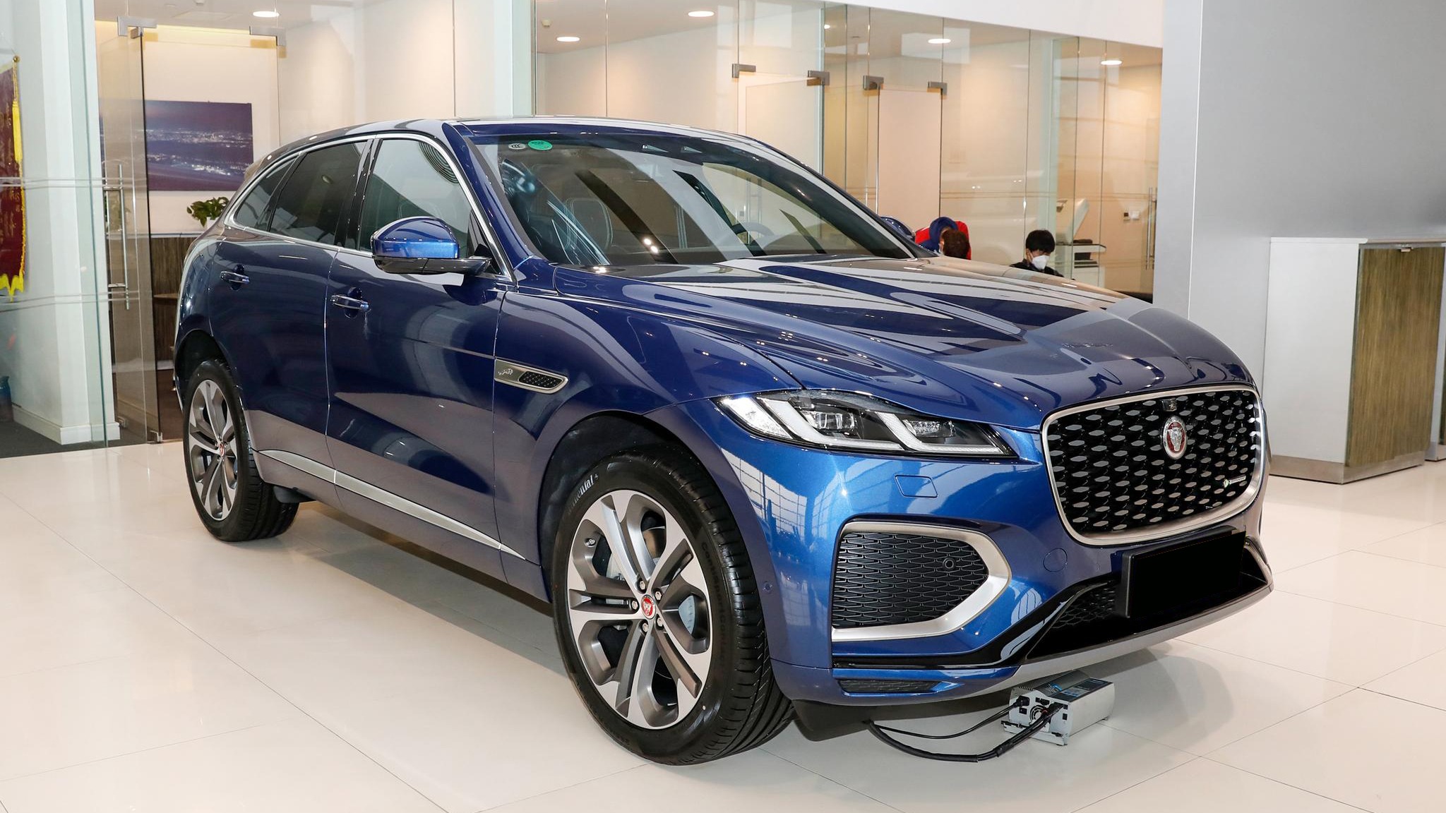 51万能买进口6缸SUV，这不比BBA划算？带你看捷豹F-PACE