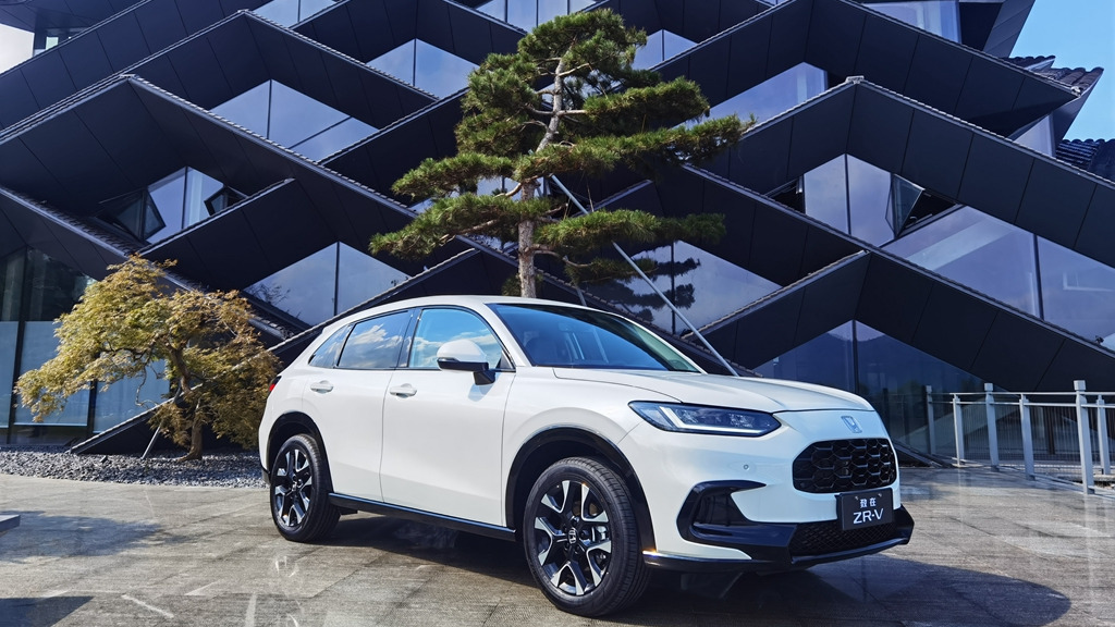 是一款紧凑级燃油SUV!可ZR-V致在凭什么代表年轻需求?