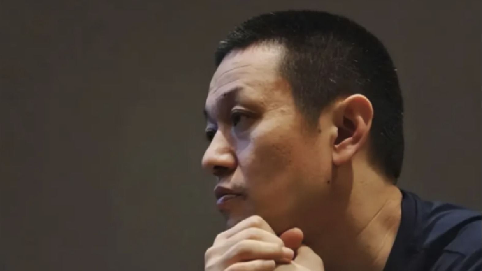 反向跨界做手机,李斌要不要吸取贾跃亭的教训?