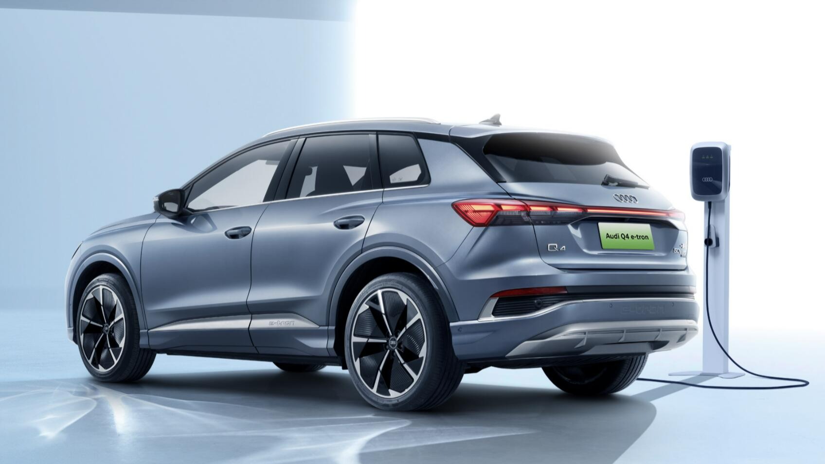 新赛道再对决,奥迪Q4 e-tron金身加持!