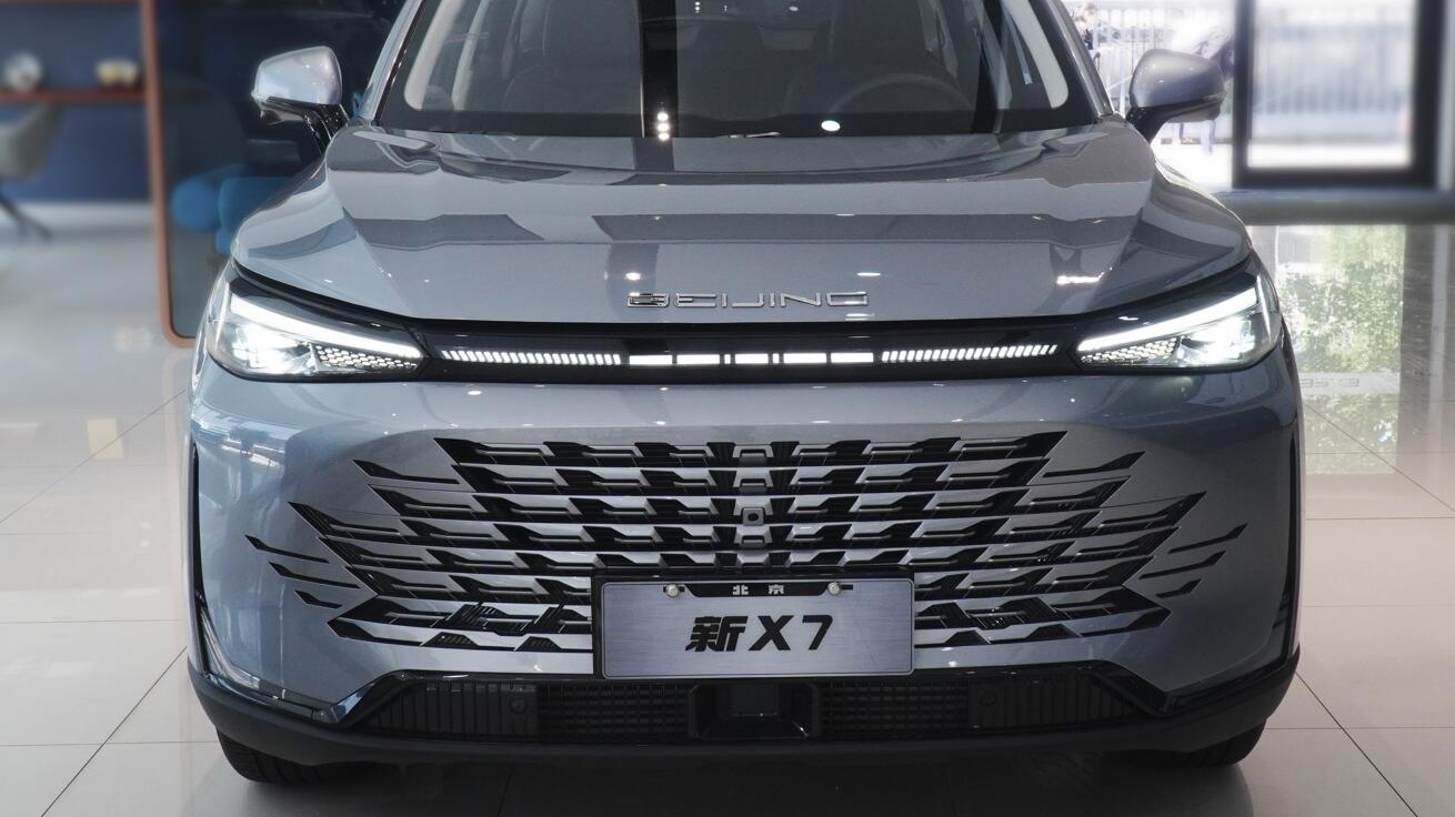 实拍新款北京X7：卓越配置将10万级SUV推向新巅峰