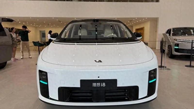 理想i8上市：32.18万元起售，这个价格高了没？